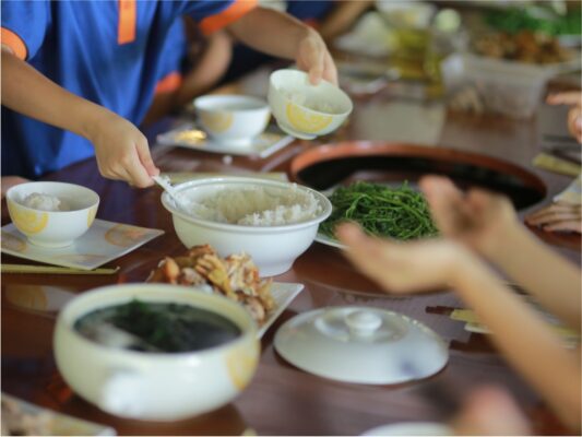 Hình ảnh hoạt động của Bán trú hè Khai Tâm: Trải nghiệm ẩm thực hữu cơ