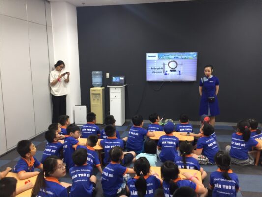 Hình ảnh hoạt động của Bán trú hè Khai Tâm: Trải nghiệm Công nghệ